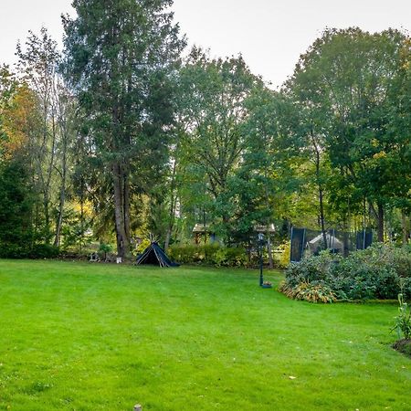 Theo & Lilis Countryside Apartment Еребру Екстер'єр фото