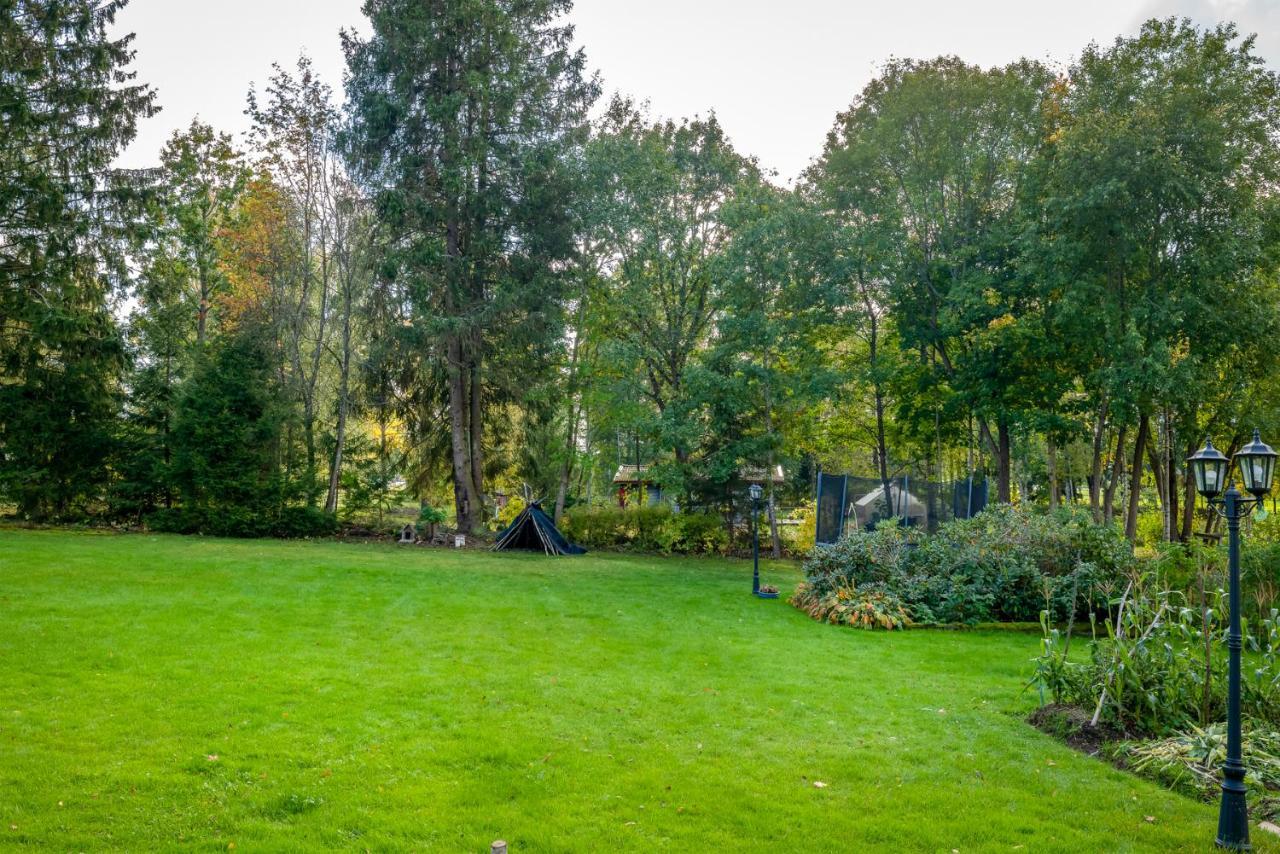 Theo & Lilis Countryside Apartment Еребру Екстер'єр фото