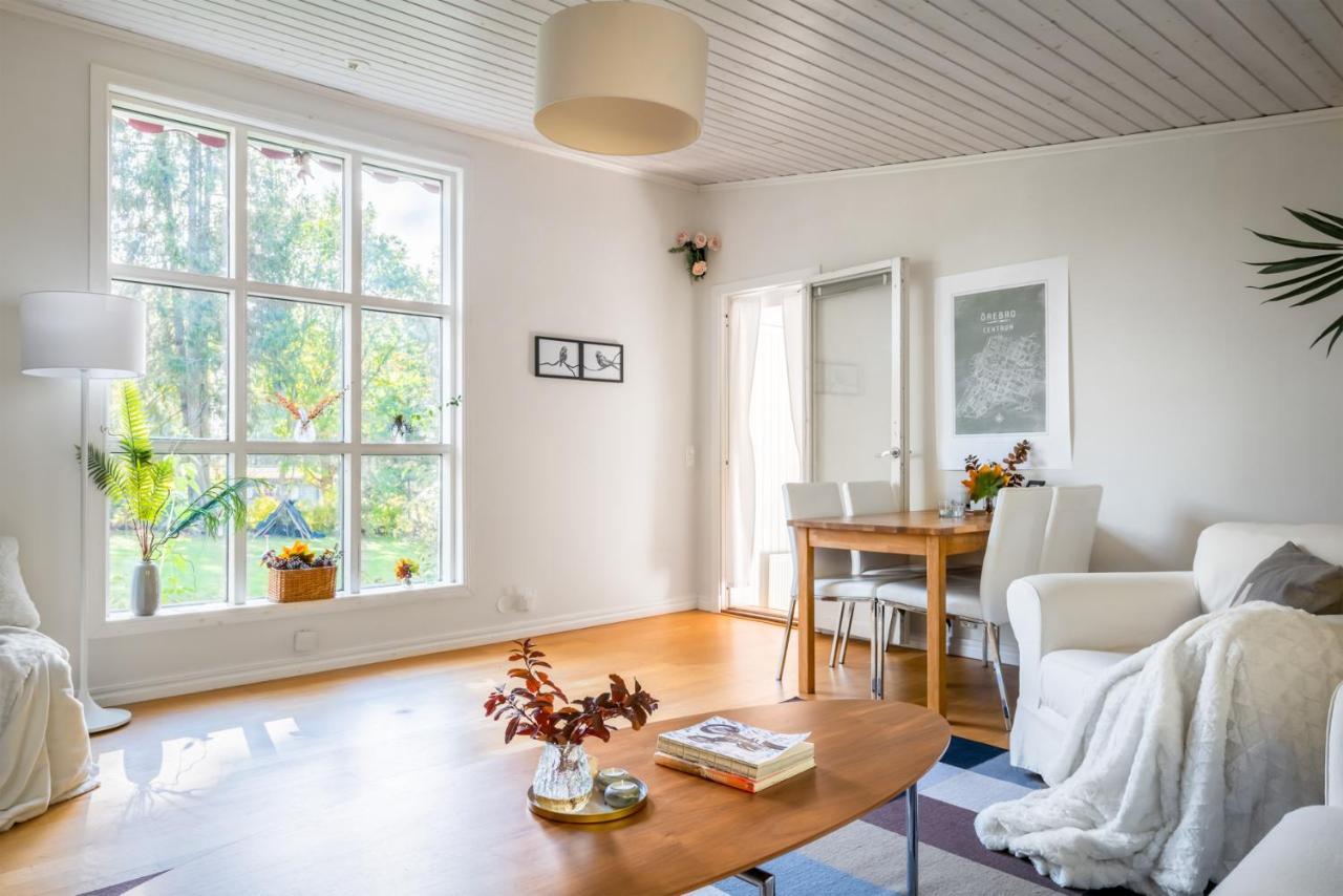 Theo & Lilis Countryside Apartment Еребру Екстер'єр фото