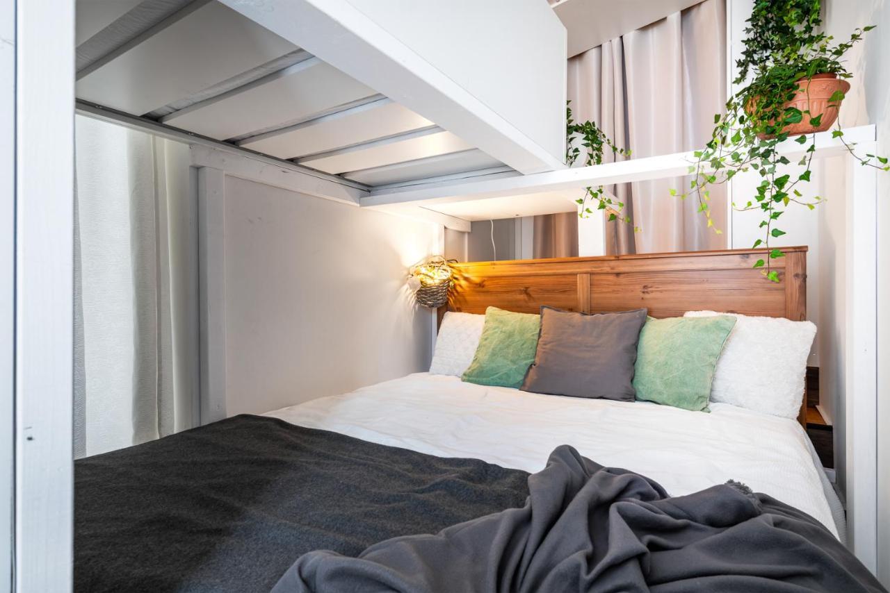 Theo & Lilis Countryside Apartment Еребру Екстер'єр фото