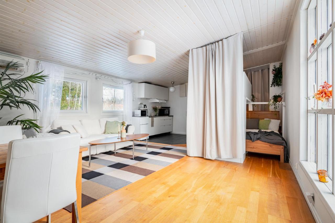 Theo & Lilis Countryside Apartment Еребру Екстер'єр фото